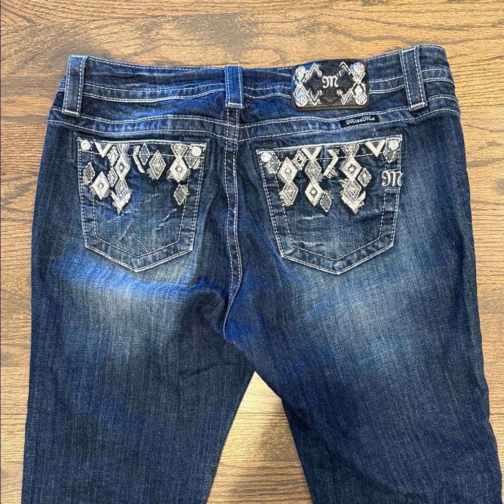 Miss Me Capri Embellished Blue Jeans Size 30 Mid-Rise